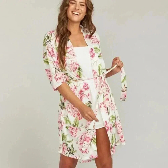 Show me your MUMU Brie Robe in Garden of Blooms - Picture 1 of 7
